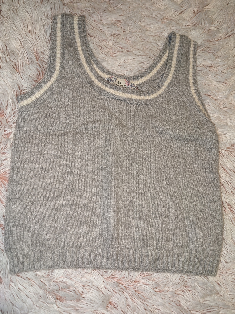 Pink Republic Gray Knit V-Neck Tank with Cream Trim